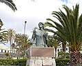 Estátua em homenagem a Cristóvão Colombo no centro da cidade do Porto Santo