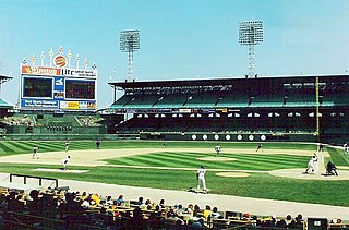 <span class="mw-page-title-main">Comiskey Park</span> Chicago White Sox baseball park (1910–1990)