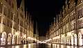 Der Prinzipalmarkt Münster bei Nacht von der Lambertikirche aus gesehen.