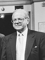 Robert Conquest (1917-2015) in 1987 Robert Conquest (cropped).jpg