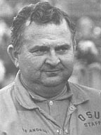 <span class="mw-page-title-main">Dee Andros</span> American football player, coach, and administrator (1924–2003)