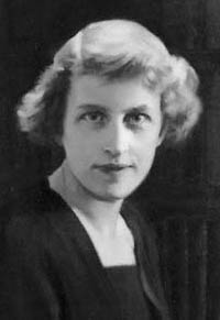 <span class="mw-page-title-main">Winifred Holtby</span> English novelist and journalist (1898–1935)