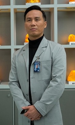 Henry Wu (<i>Jurassic Park</i>) Fictional character in Jurassic Park franchise