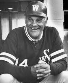 <span class="mw-page-title-main">Chuck Brayton</span> American baseball player and coach (1925–2015)