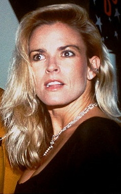 <span class="mw-page-title-main">Nicole Brown Simpson</span> American murder victim, ex-wife of O. J. Simpson (1959-1994)