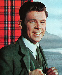 <span class="mw-page-title-main">Andy Stewart (musician)</span> Scottish singer (1933–1993)