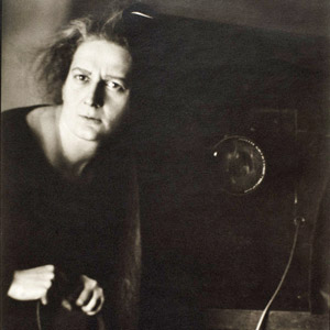 <span class="mw-page-title-main">Lotte Jacobi</span> German-American photographer