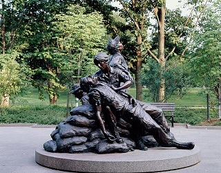 <span class="mw-page-title-main">Vietnam Women's Memorial</span> Memorial in Washington, D.C.