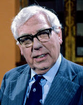 <span class="mw-page-title-main">Arthur Negus</span> Antiques expert and broadcaster