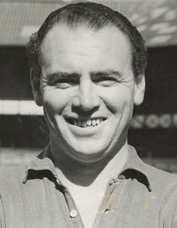 <span class="mw-page-title-main">Peter Farrell (Irish footballer)</span> Irish footballer (1922–1999)