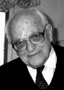 <span class="mw-page-title-main">Anatol Rapoport</span> Russian-born American mathematical psychologist (1911–2007)