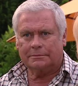 <span class="mw-page-title-main">Lou Carpenter</span> Fictional character from the Australian soap opera Neighbours