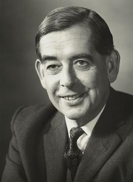 <span class="mw-page-title-main">Anthony Chenevix-Trench</span> Headmaster of Bradfield College and Eton College (1919–1979)