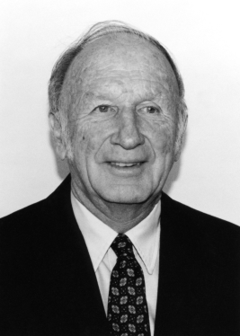 <span class="mw-page-title-main">Edward Norton Lorenz</span> American mathematician (1917 – 2008)