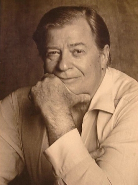 <span class="mw-page-title-main">James Clavell</span> Novelist (1921–1994)