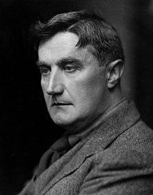 Semi-profile of European man (the composer Ralph Vaughan Williams) in early middle age, clean-shaven, with full head of dark hair