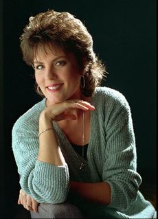 Holly Dunn American singer-songwriter (1957–2016)