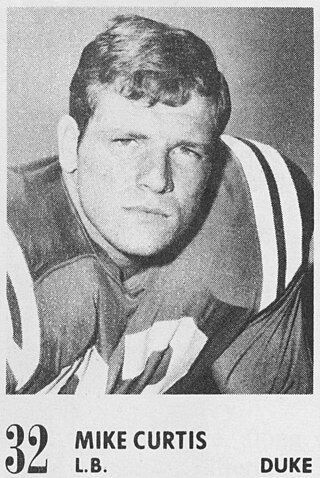 <span class="mw-page-title-main">Mike Curtis (American football)</span> American football player (1943–2020)