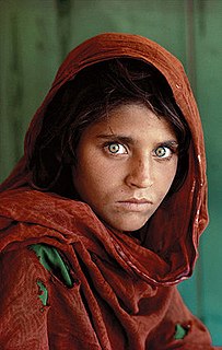 <i>Afghan Girl</i> 1985 cover photograph on National Geographic magazine