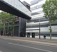 Entrée du ministère de la Défense, avenue de la Porte-de-Sèvres.