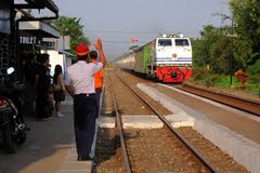 Kereta api Rapih Dhoho akan berhenti di Stasiun Sumbergempol