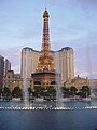 Pemandangan Paris Las Vegas di sore hari dari Bellagio.
