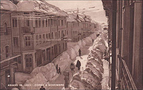 Asiago innevata in una foto d'epoca