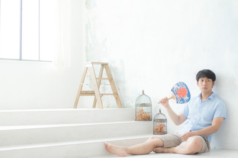 夏祭りに誘われず部屋でボッチの写真