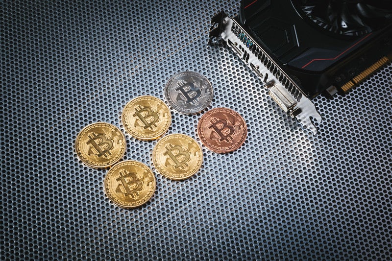 GPUマイニングで仮想通貨を採掘の写真