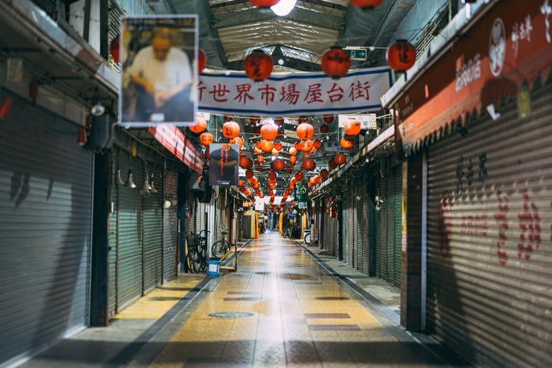 閉店後の新世界市場屋台街の写真