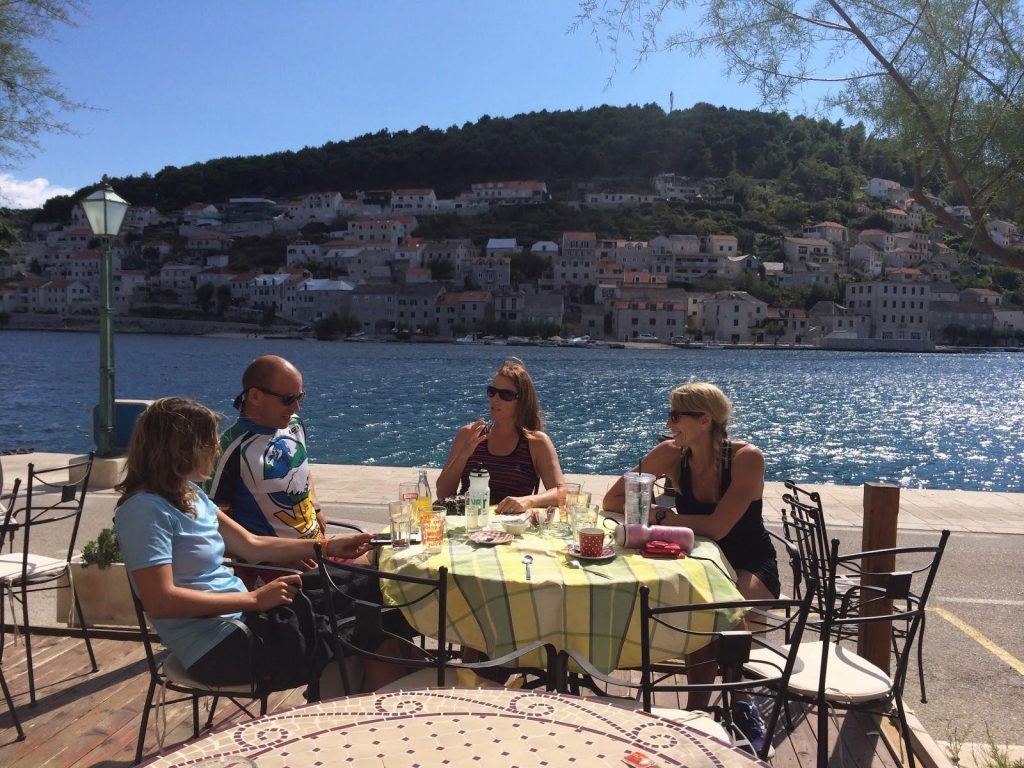 Lunch & Marble Carving School Tour in Pučišća