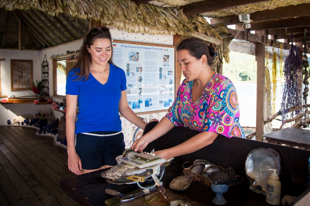 Learning about Black Pearls in Huahine