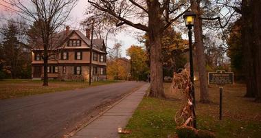 Historic Huguenot Street