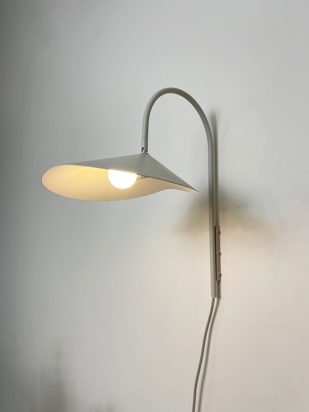 Arum Swivel Wall Light - Vakkerlight