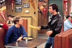 HAPPY DAYS, Henry Winkler, Ron Howard, 1974-1984 (c)Paramount. Courtesy: Everett Collection.