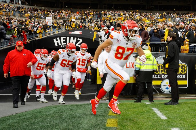 PITTSBURGH, PENNSYLVANIA - DECEMBER 25: Travis Kelce #87 of the Kansas City Chiefs runs onto the field prior to the game against the Pittsburgh Steelers at Acrisure Stadium on December 25, 2024 in Pittsburgh, Pennsylvania. (Photo by Justin K. Aller/Getty Images)