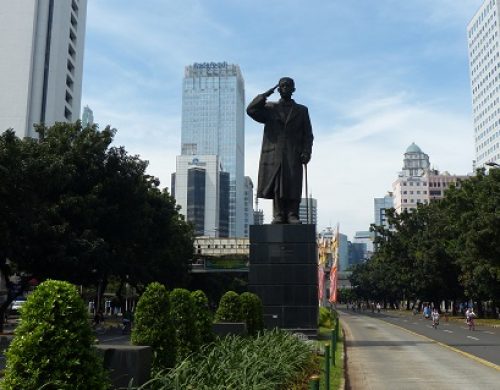 Statue-Jalan-Sudirman-Jakarta-Central-Business-District-CBD-Indonesia-Investments