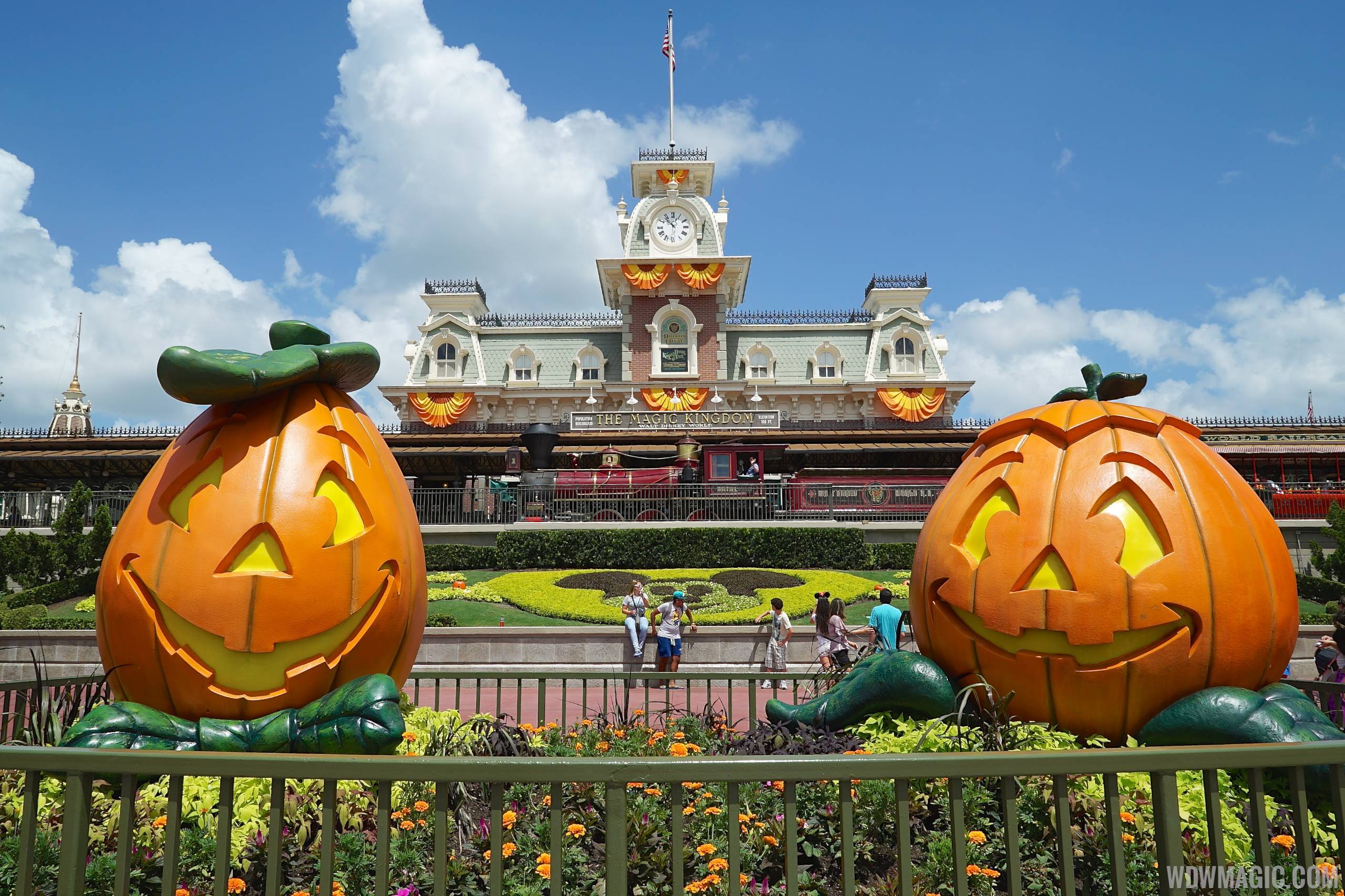 Magic Kingdom's fall Halloween decorations 2014