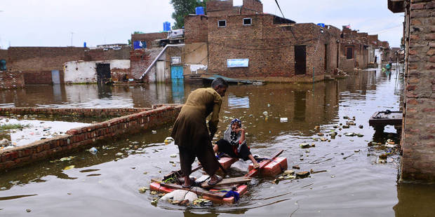 sachs360_AKRAM SHAHIDAFP via Getty Images_pakistanflooding