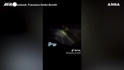 Folle corsa in moto a Capri: le immagini da brividi