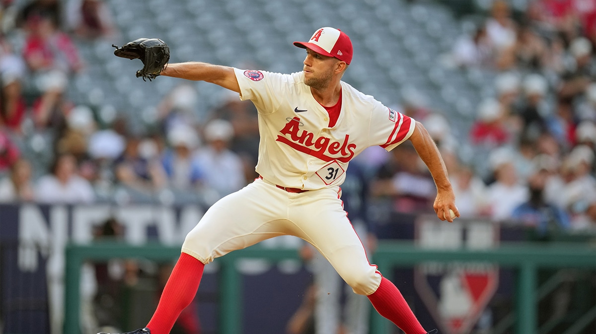 Los Angeles Angels starting pitcher Tyler Anderson (31) throws in the third inning against the Seattle Mariners at Angel Stadium. 