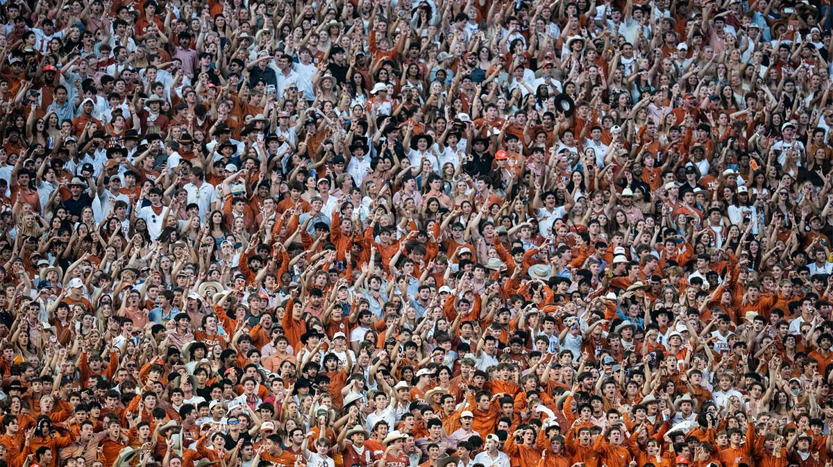 Texas football 4-star recruit makes huge 2025 reclassification move