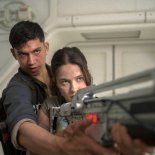 Article thumbnail: Archie Renaux and Cailee Spaeny in a 'Alien: Romulus' (Photo: 20th Century Studios/AP)