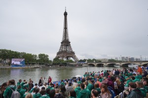 The opening ceremony of the Summer Olympics, visitors waiting for the opening ceremony.