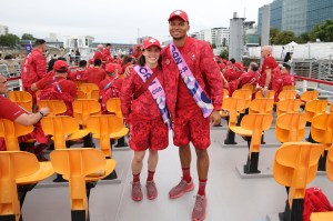 Flagbearers of Canada Maude Charron and Andre de Grasse