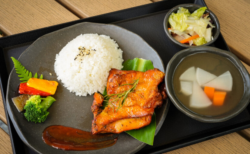 個人簡餐-迷迭香烤雞腿飯(僅平日提供)