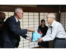 トルコ大使が住民と交流　和歌山県串本町の各地を訪問