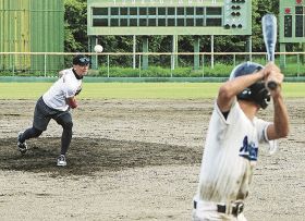 球児と野球楽しむ　元米大リーガー西岡さんが和歌山県串本町で教室