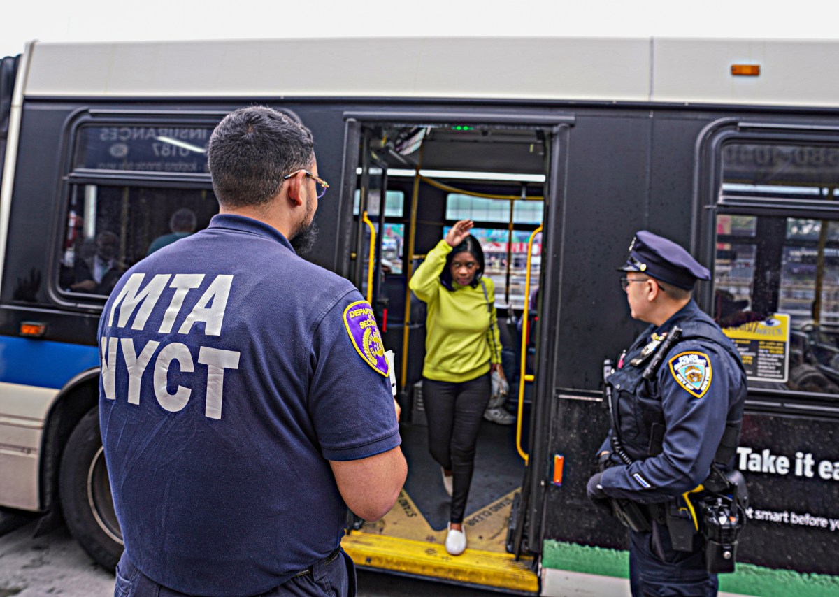 MTA and NYPD officers crack down on bus fare evasion