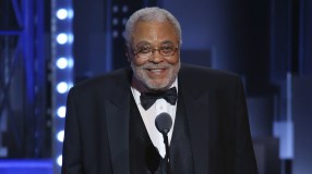 By MARK KENNEDY NEW YORK (AP) — James Earl Jones, who overcame racial prejudice and a severe stutter to become a celebrated icon of stage and screen — eventually lending his deep, commanding voice to CNN, “The Lion King” and Darth Vader — has died. He was 93. His agent, Barry McPherson, confirmed Jones died […]